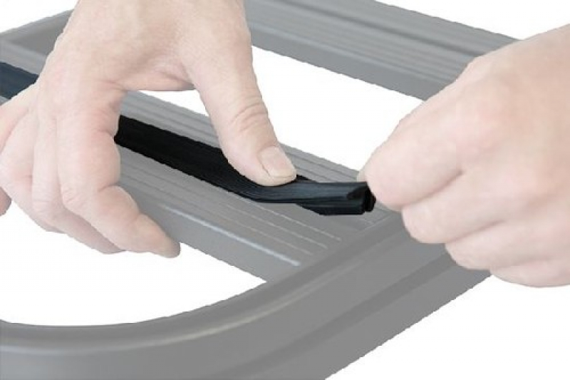 UPRACKS C-Schienen PVC-Band 30mm für Nuten der oberen Planken, Meterware.