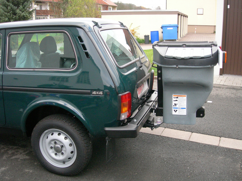 ANBAUSATZ LADA NIVA (TAIGA) FÜR SNO-WAY STREUER